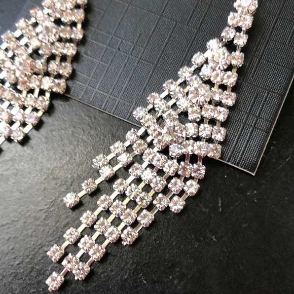 Day to Night Sparkling hook-back stone Earrings - Picture 4 of 8